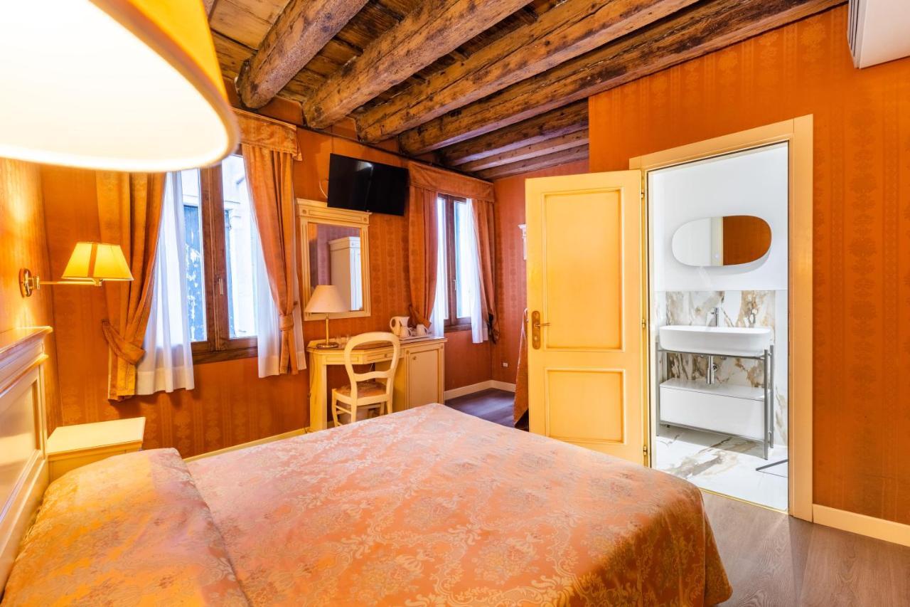 Bed and Breakfast Lanterna Di Marco Polo Venecia Exterior foto