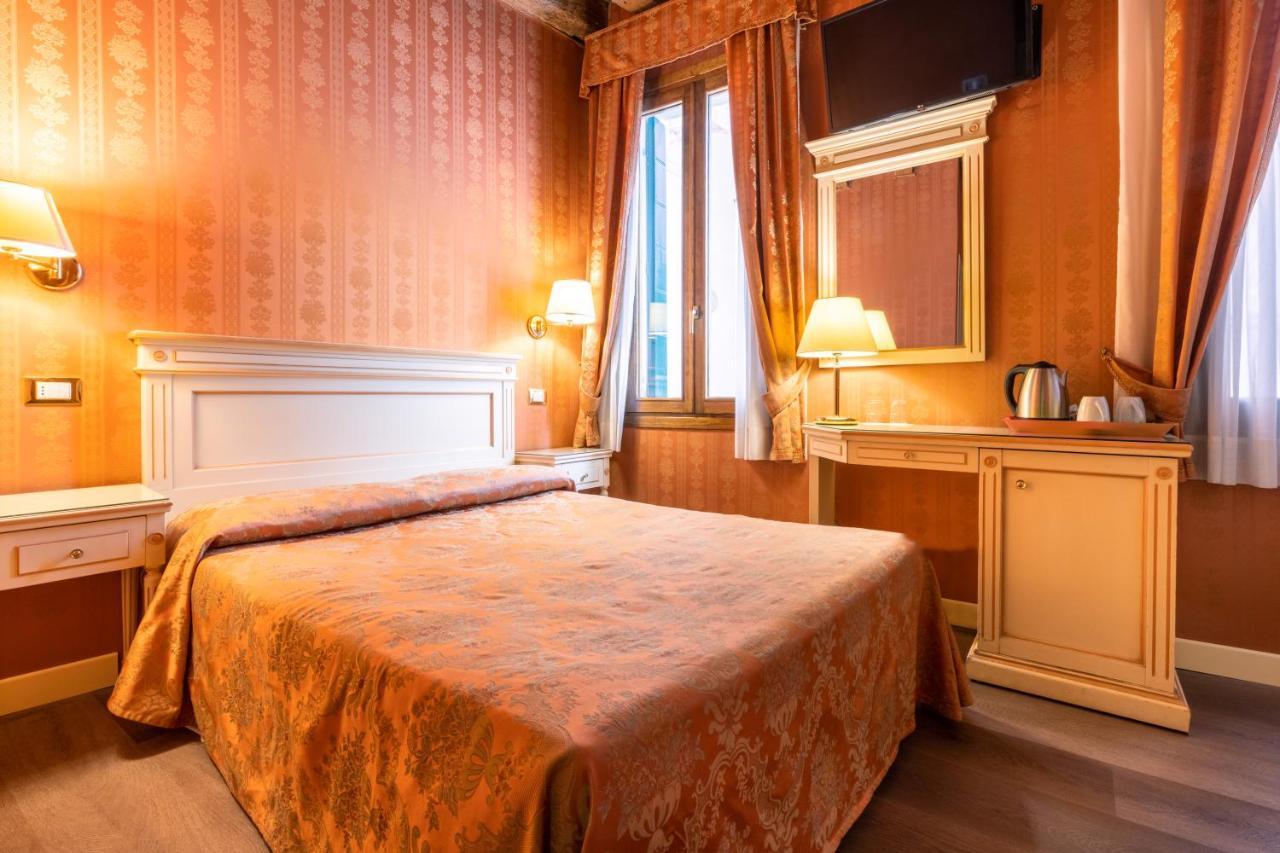 Bed and Breakfast Lanterna Di Marco Polo Venecia Exterior foto