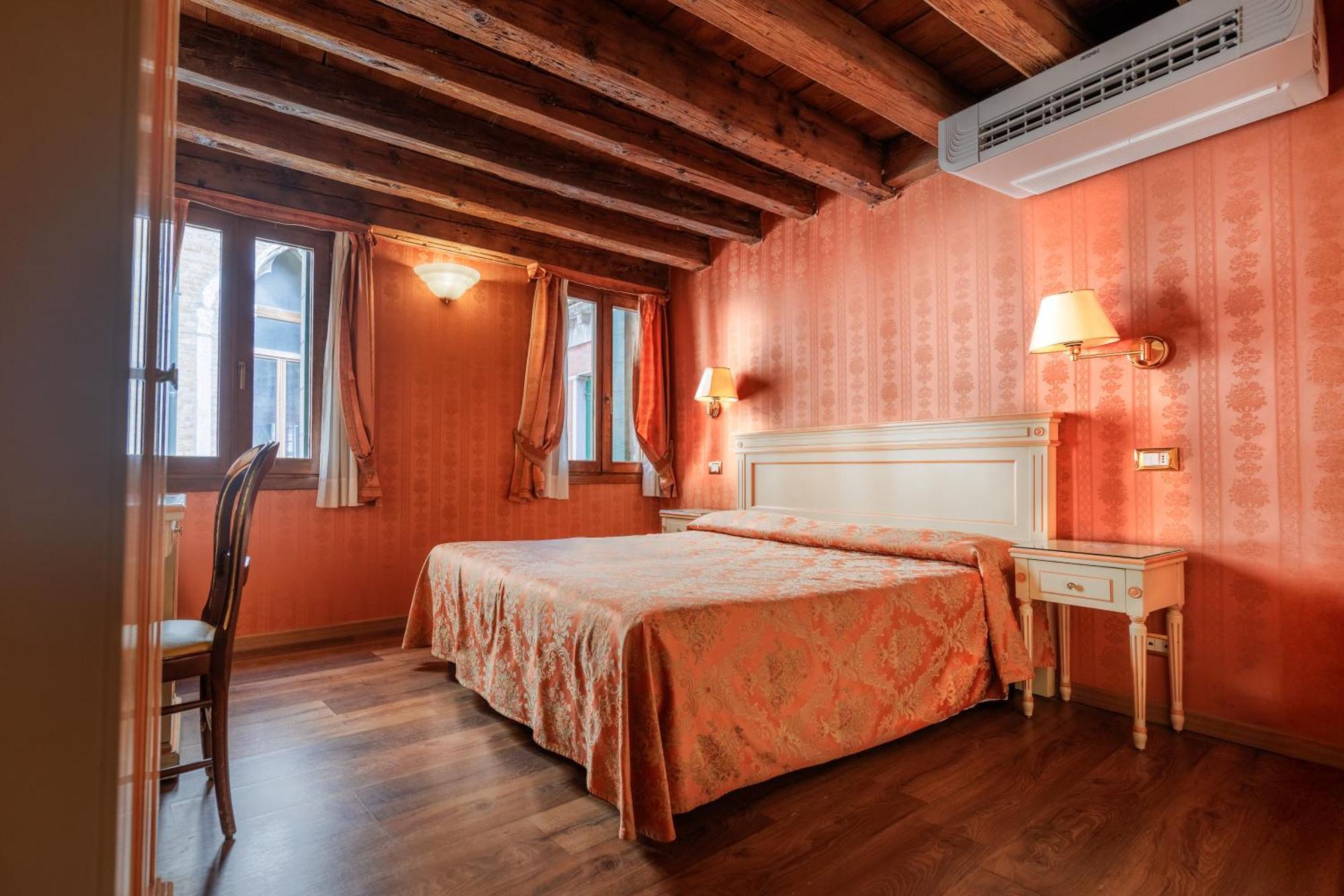 Bed and Breakfast Lanterna Di Marco Polo Venecia Exterior foto