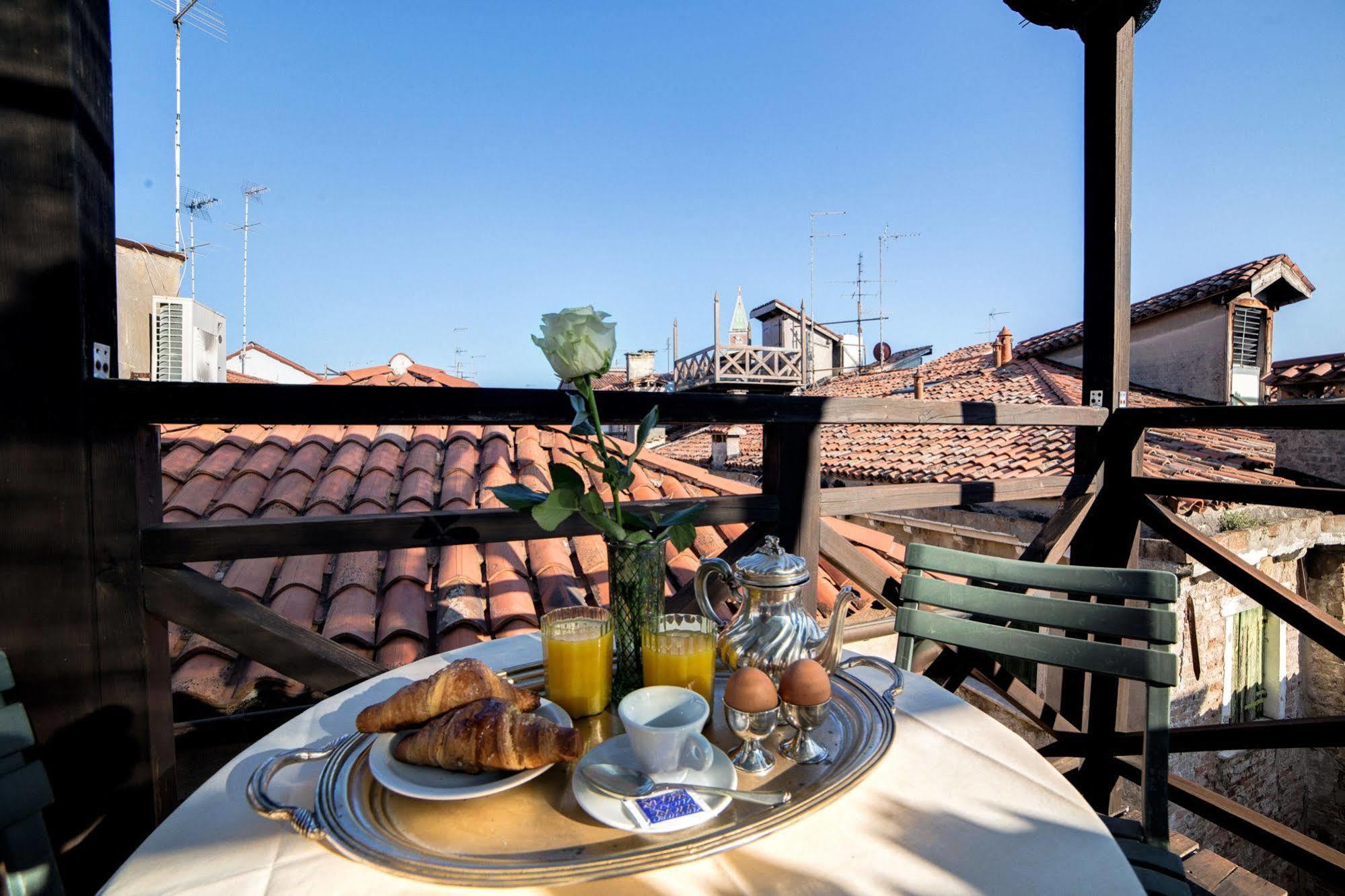 Bed and Breakfast Lanterna Di Marco Polo Venecia Exterior foto