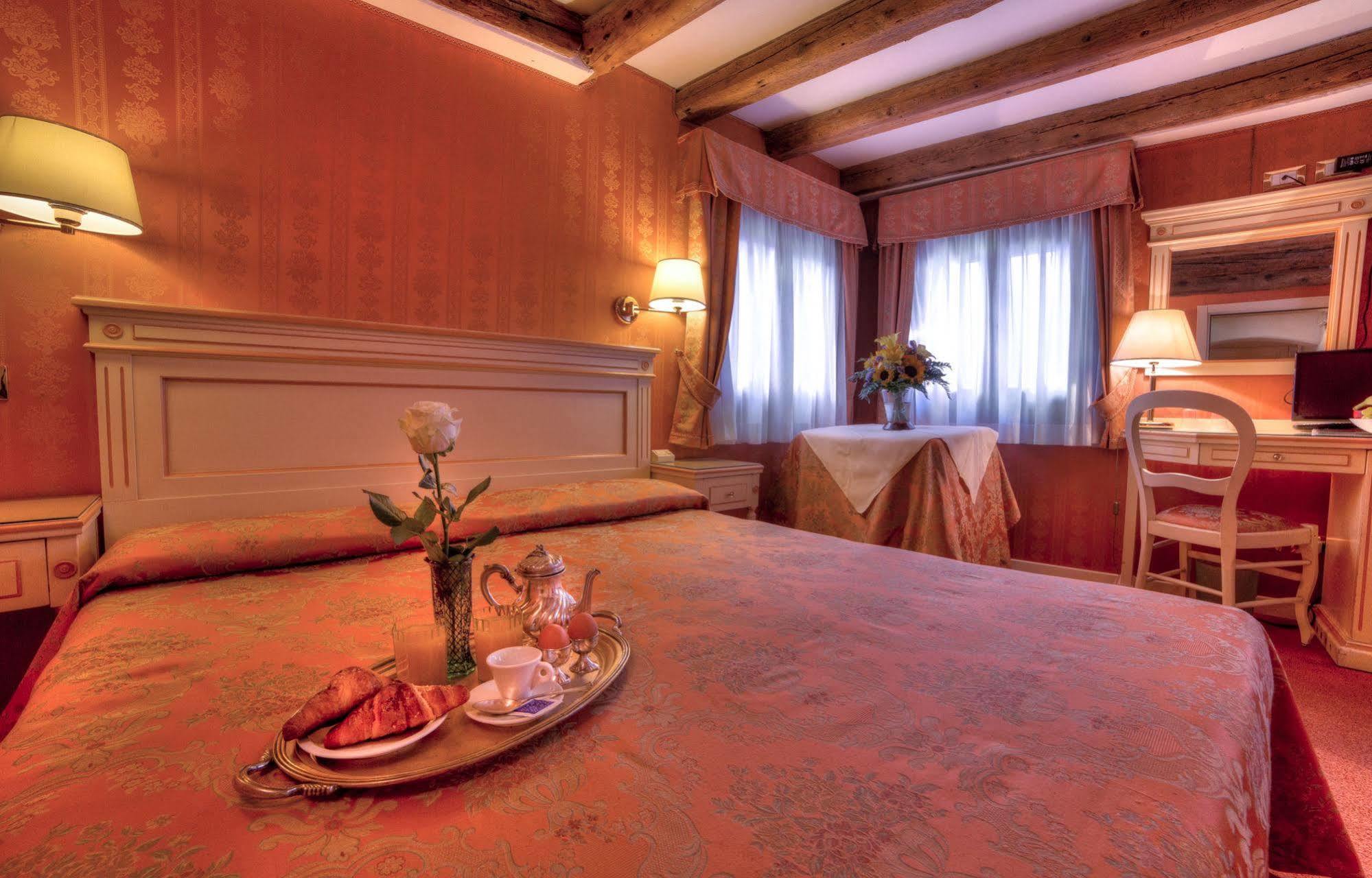 Bed and Breakfast Lanterna Di Marco Polo Venecia Exterior foto