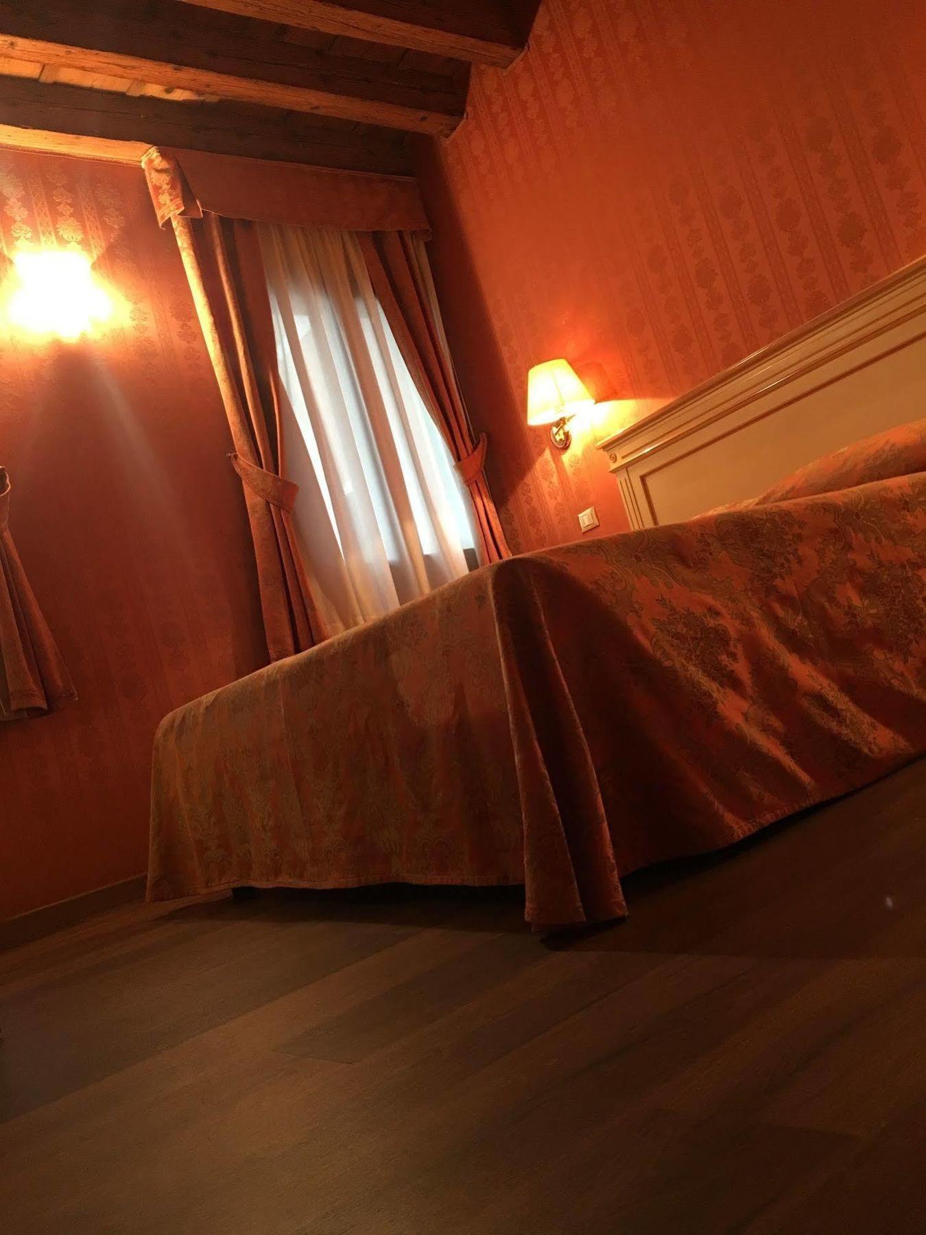 Bed and Breakfast Lanterna Di Marco Polo Venecia Exterior foto