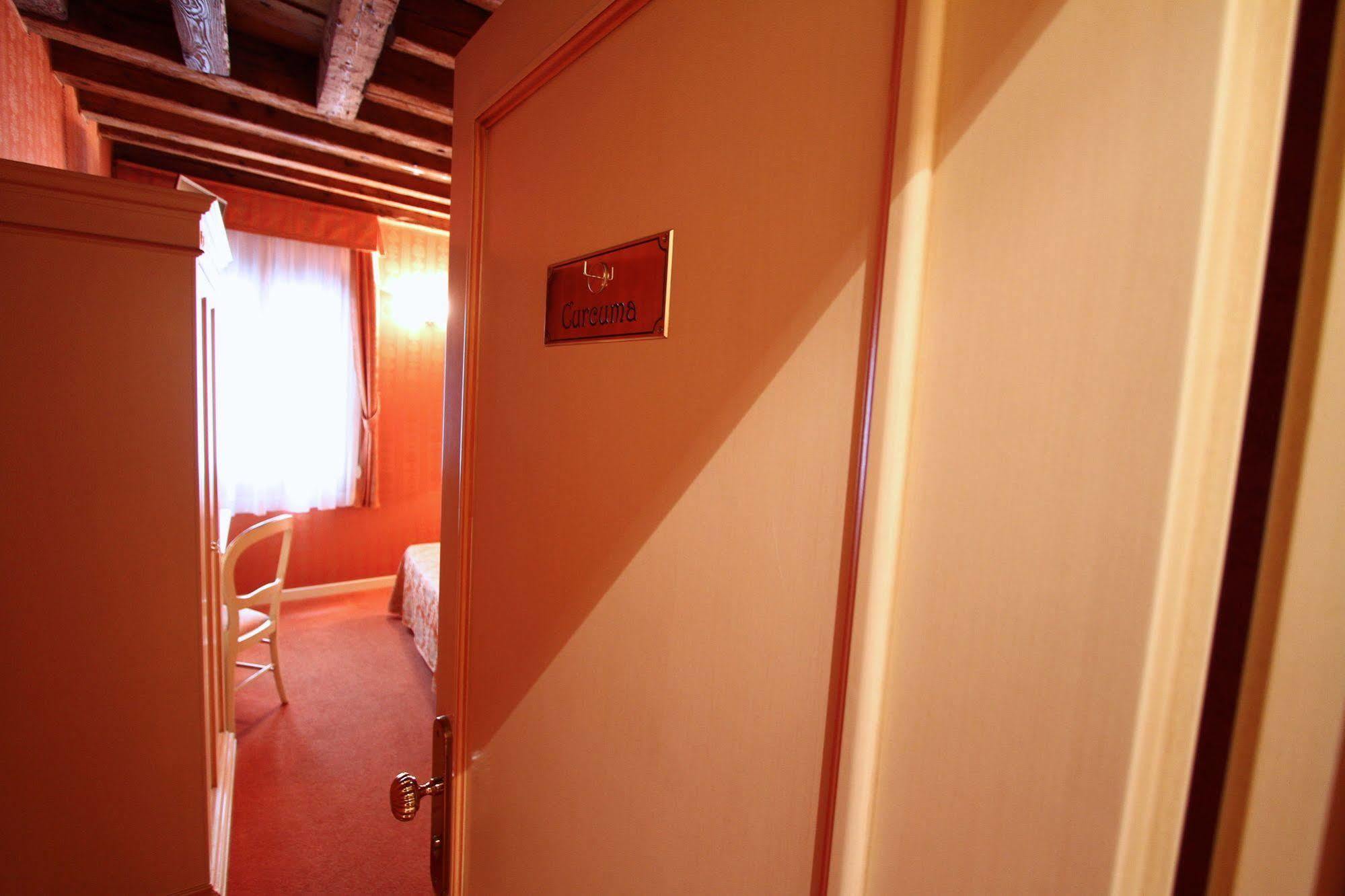 Bed and Breakfast Lanterna Di Marco Polo Venecia Exterior foto